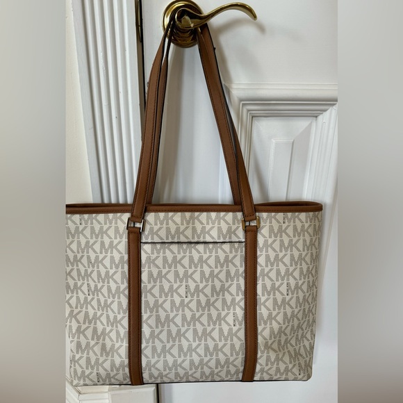 Michael Kors large signature tote - Picture 3 of 7